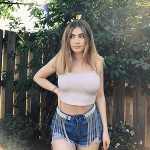 Meet your Posher, Mia